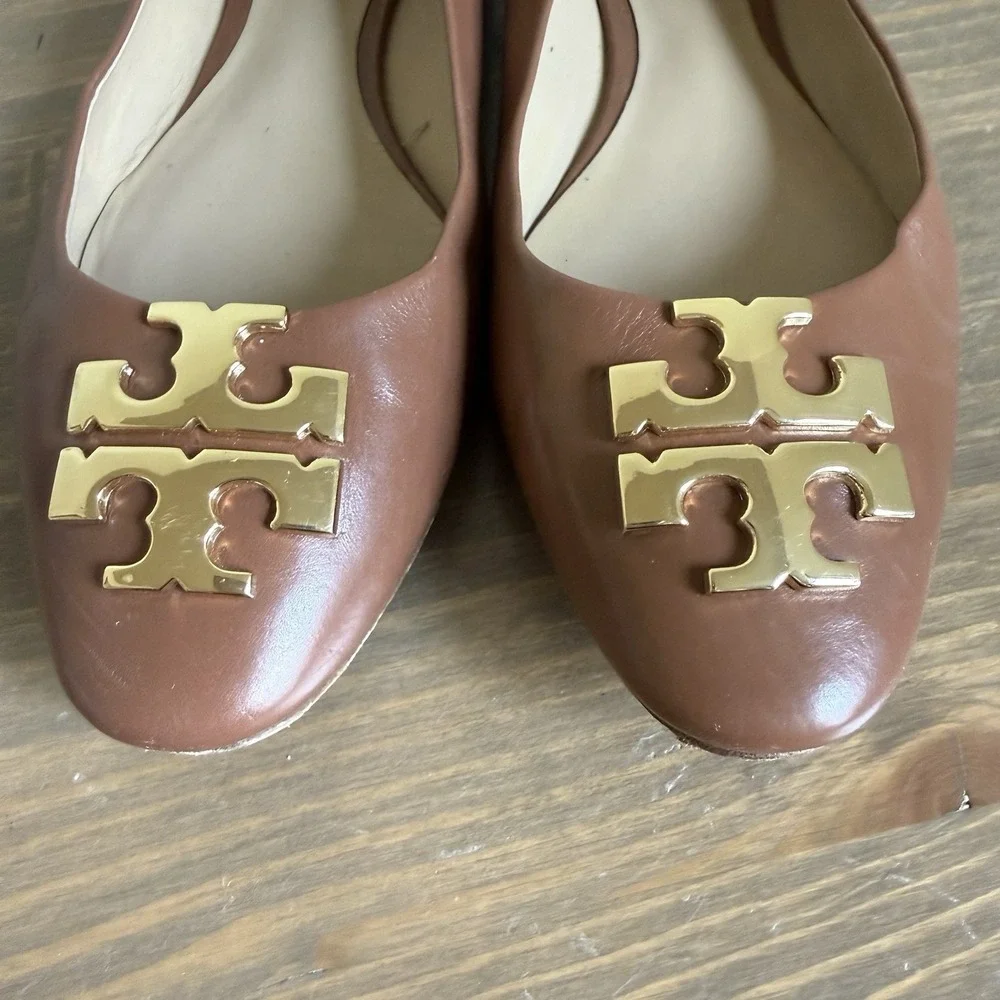 Tory Burch Women's 5.5 Camel Tan‎ Brown Leather Gold Accent Raleigh Flats